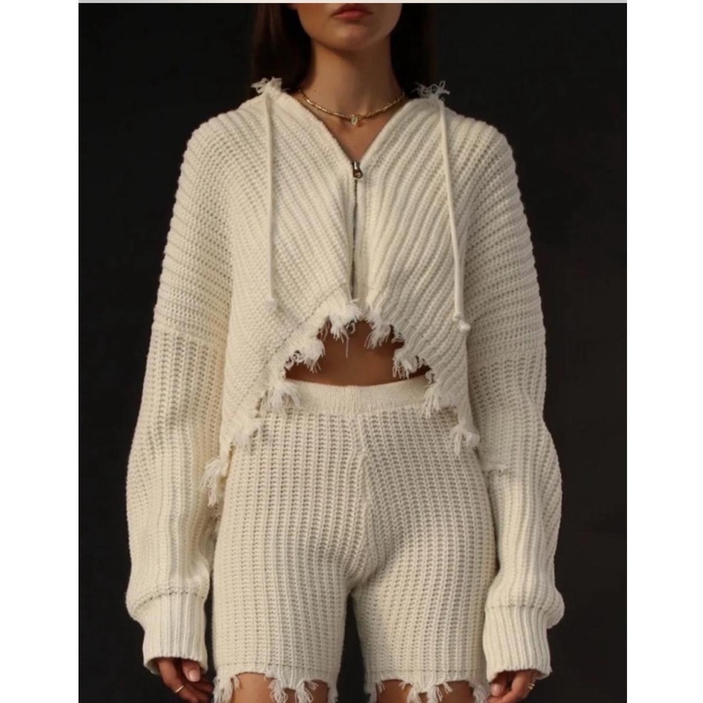 Ruve Knitted Hoodie Womens Size Medium Cream Distressed Cropped Zip